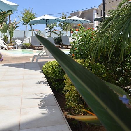 Four Seasons Homes Stalos Ngoại thất bức ảnh