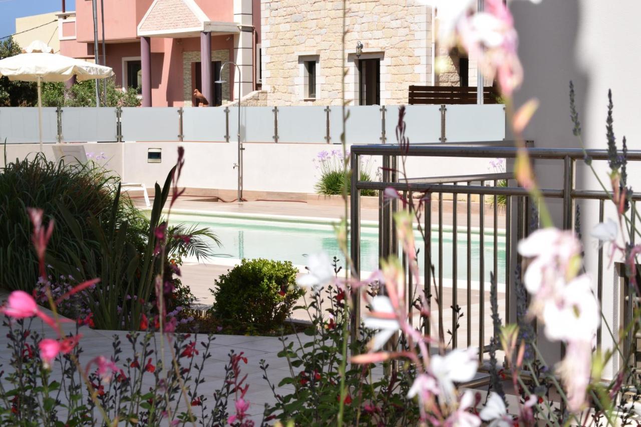 Four Seasons Homes Stalos Ngoại thất bức ảnh