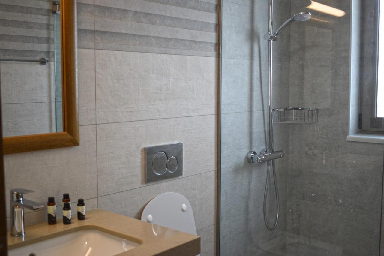 Four Seasons Homes Stalos Ngoại thất bức ảnh