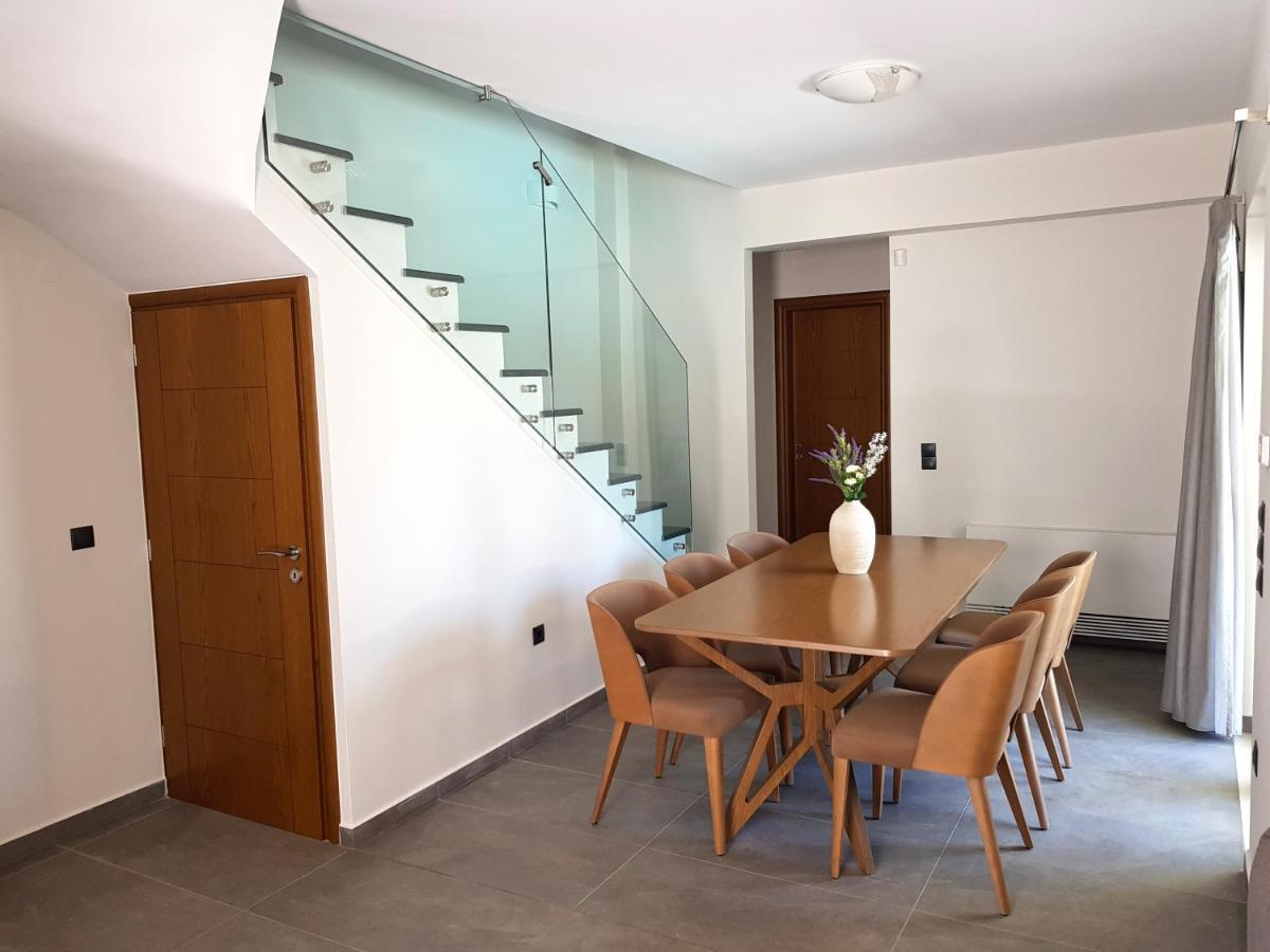 Four Seasons Homes Stalos Ngoại thất bức ảnh