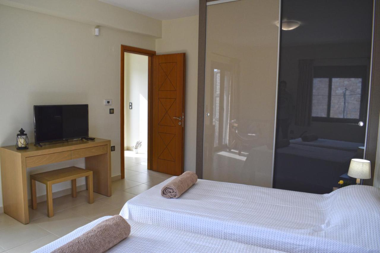Four Seasons Homes Stalos Ngoại thất bức ảnh