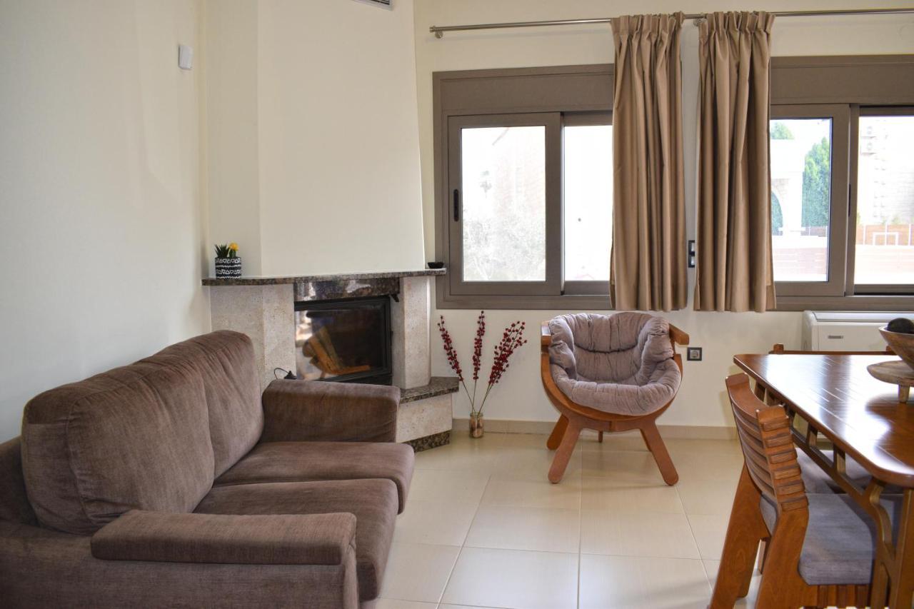 Four Seasons Homes Stalos Ngoại thất bức ảnh